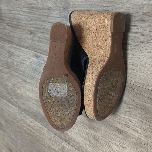 Lucky Brand Blk Crochet Cork Wedges - Picture 4 of 5